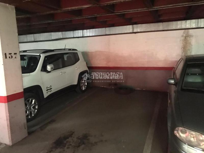 Foto 8ecc9bbd-4678-4c71-a362-8162036cda8d. Aparcament cotxe a Descubridores-Escritores Leganés