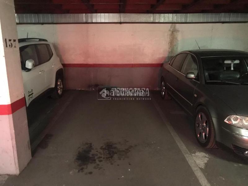 Foto d5cd0199-f375-42fe-8b23-4f367691c2e7. Aparcament cotxe a Descubridores-Escritores Leganés