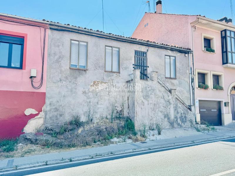 Foto 38f8dde5-2751-4b25-a98f-284606ab15e8. Casa pareada casa en venta en Via Romana Segovia