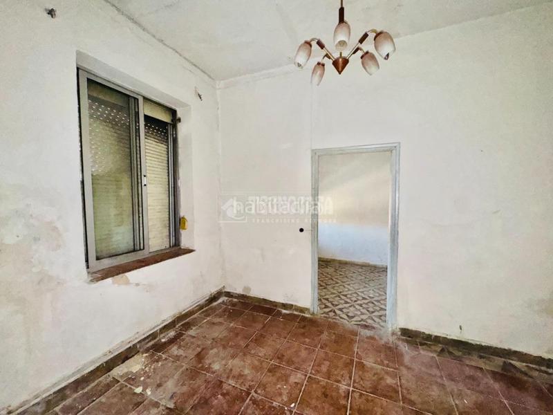 Foto b785be61-e7ec-4eef-9d0a-46cb17384e68. Casa pareada casa en venta en Via Romana Segovia