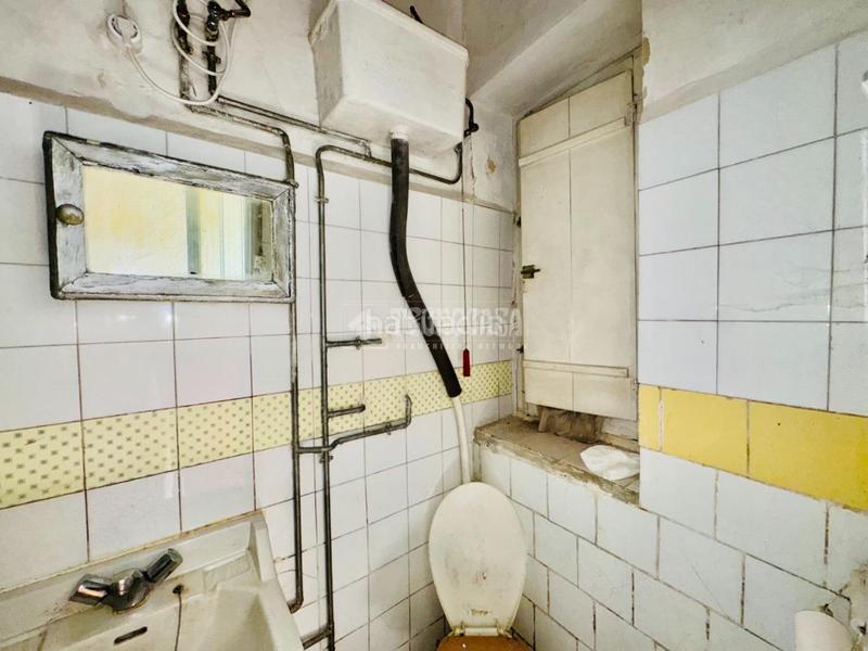 Foto c8c3341a-b33a-4351-a942-86d046c23a53. Casa pareada casa en venta en Via Romana Segovia
