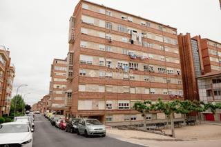 Piso en El Carmen. Piso en venta en segovia