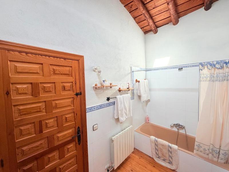 Foto f505d0a5-afe4-4a85-bd16-9a4364f6c69b. Masía casa rural en venta en Adrada de Pirón