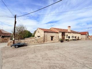 Casa aparellada a Pelayos del Arroyo. Casa en venta en pelayos del arroyo