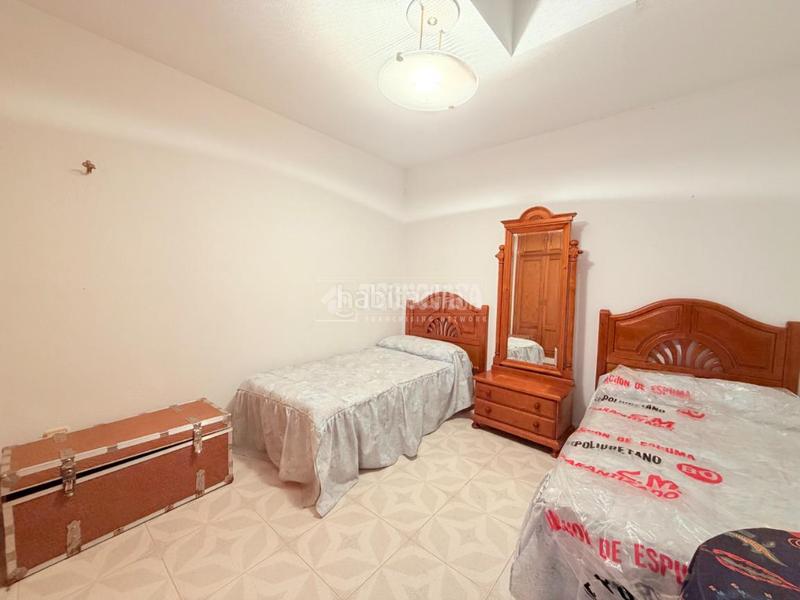 Foto 1383c858-653d-4fb9-a7db-3ea4bbdc7f3d. Casa aparellada amb aparcament a Cantimpalos