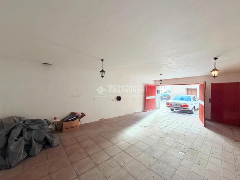 Foto 4bfccc63-eb9b-4d8f-9d7f-7cfd4c89e494. Casa aparellada amb aparcament a Cantimpalos