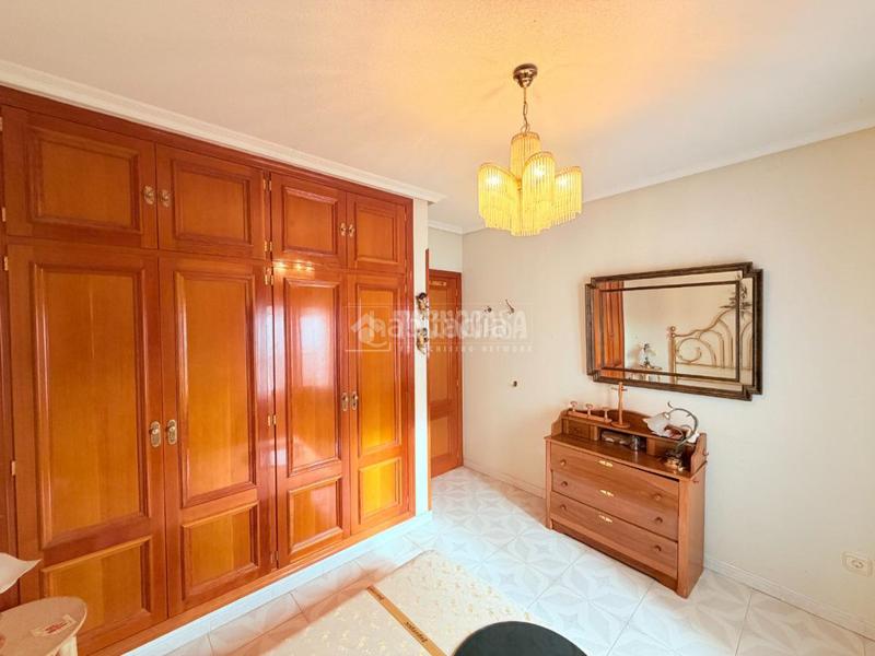 Foto 5231a0cf-c3a2-4006-9e34-8a2de7829099. Casa aparellada amb aparcament a Cantimpalos