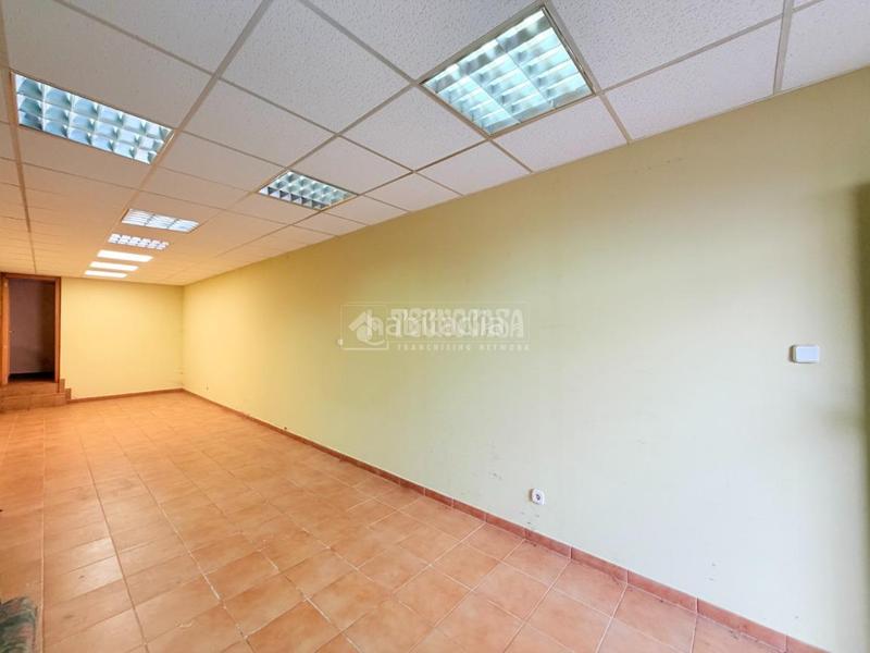 Foto 7df0d9d0-2103-4a37-82f1-09875f423548. Casa aparellada amb aparcament a Cantimpalos