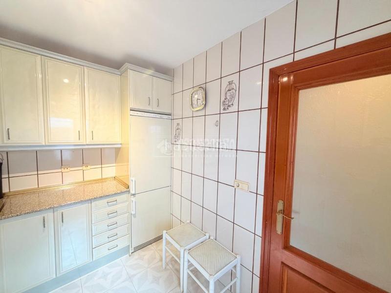 Foto 85b196c4-0d2a-4d4a-8fc0-cb3bb170b5a2. Casa aparellada amb aparcament a Cantimpalos