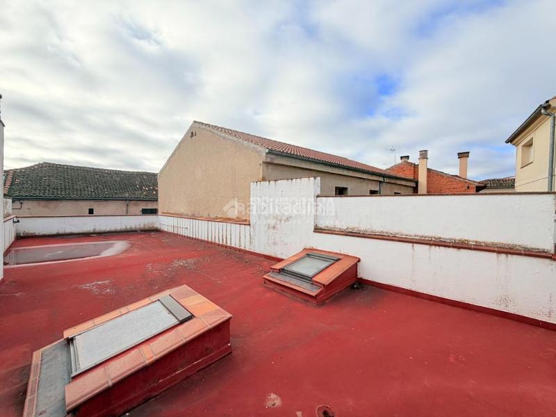 Foto 8ae90eb4-238f-4d94-8e93-7b6ab8cd87e0. Casa aparellada amb aparcament a Cantimpalos