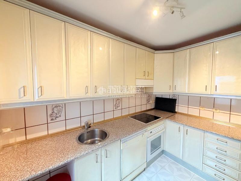 Foto 9d64ee3f-f840-4a7f-94d7-b6d9ef2b0ebf. Casa aparellada amb aparcament a Cantimpalos