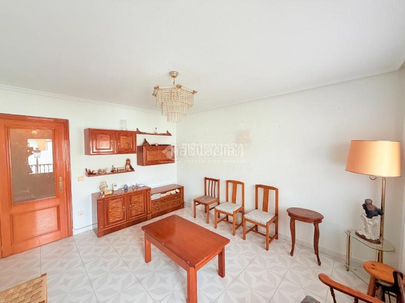 Foto df40209d-e209-4f09-adfd-20bc1f8f1bc5. Casa aparellada amb aparcament a Cantimpalos