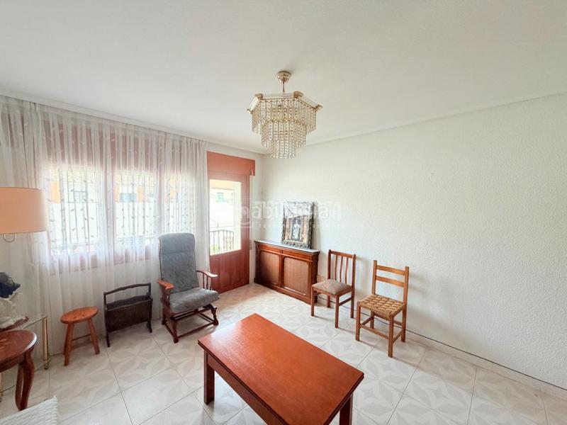 Foto ea9962ad-d217-4a4c-a3a3-2a580638c8de. Casa aparellada amb aparcament a Cantimpalos