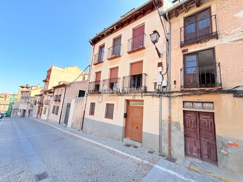 Foto 13a59fef-93c5-40f8-bf19-188f3974a8cf. Edificio in Centro Segovia