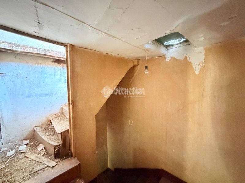 Foto f88bc624-7981-4f5e-bc56-3b3e26529b07. Edificio in Centro Segovia