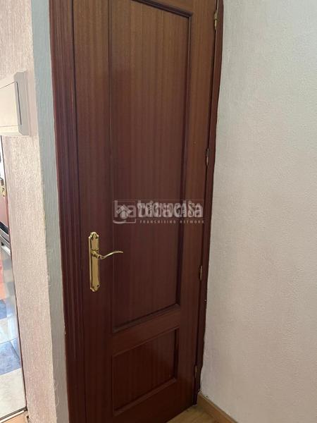 Foto 2fc8c105-dc17-480b-9c62-18b32e158370. Piso  en venta en Cruz Roja Sevilla