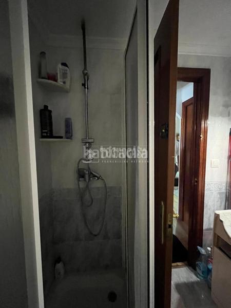 Foto ec0cd2ae-8b10-4d10-92a1-3f0c28e385a3. Piso  en venta en Cruz Roja Sevilla