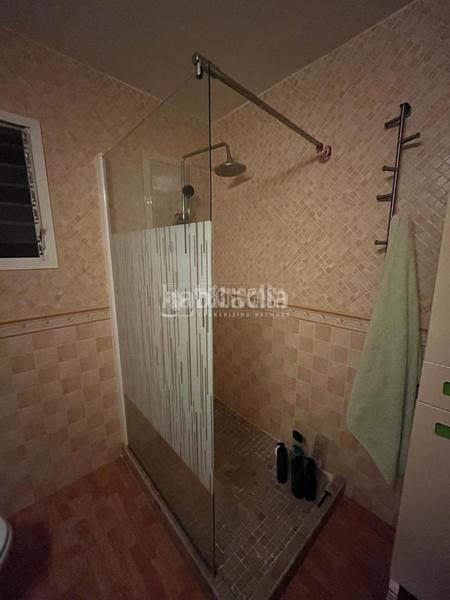 Foto 7ea7c4d5-e796-4edc-92a4-8356348e84fb. Alquiler piso  en alquiler en Cruz Roja Sevilla