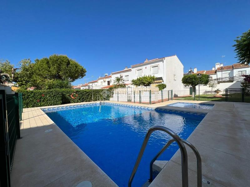 Foto 36b130b9-b65d-4fb0-8458-cf788653a3f4. Casa pareada casa en venta en Los Ríos Mijas