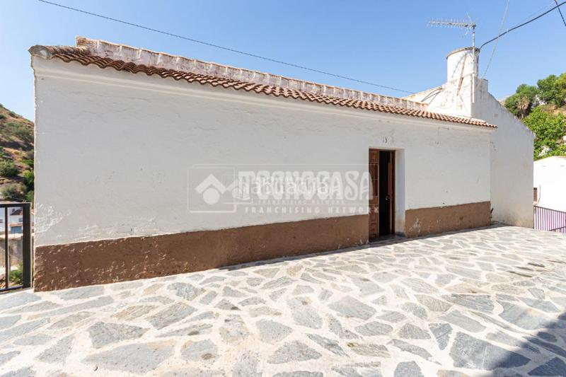 Foto d6641e7f-5e0a-4d2d-9b8f-a5b30f2d3008. Casa  en venta en Canillas de Aceituno