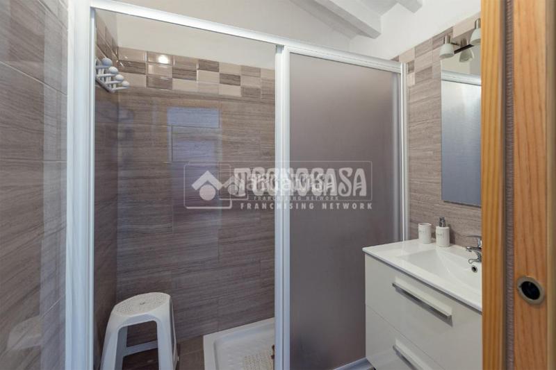 Foto 0565401a-af15-44b7-a458-efbd367f1880. Casa con parcheggio in Benamocarra