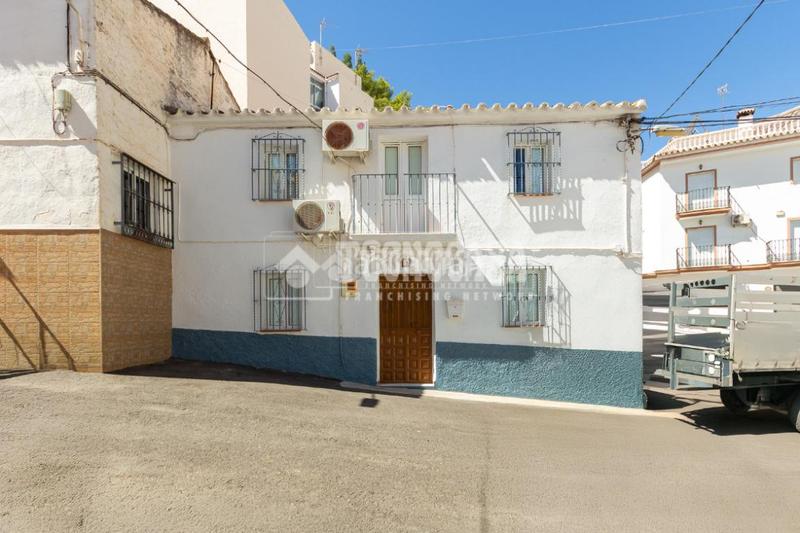 Foto 89234c9d-bec5-4786-bbf0-63ba87843306. Casa con parcheggio in Benamocarra