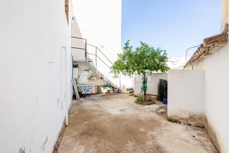 Foto aaac22ee-9c50-47c8-b66f-7cf3936b8bf2. Casa con parcheggio in Benamocarra