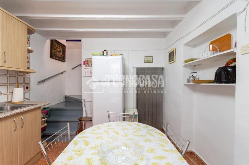 Foto ca7efefe-c09f-4b16-a4c5-194abc4fb46c. Casa con parcheggio in Benamocarra