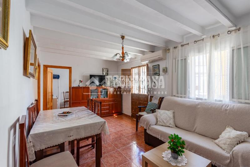 Foto dac000d3-4c8c-40df-b6c7-e3ffa6dacf00. Casa con parcheggio in Benamocarra