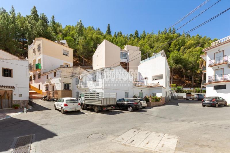 Foto dce4fdc9-d0c6-4b77-8070-77e39cf73fd4. Casa con parcheggio in Benamocarra