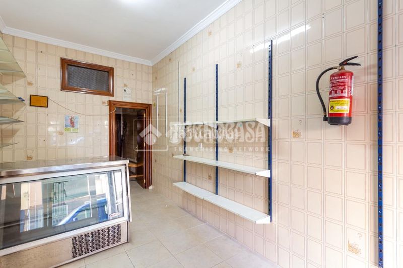 Foto b7ddbfc0-99ad-4084-b0ef-52f3c1c72cad. Local commercial dans Hispanidad - Vivar Téllez Vélez - Málaga