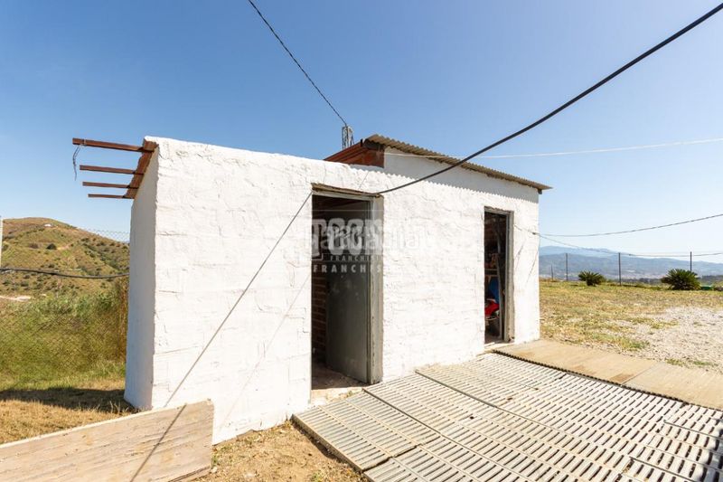 Foto 89b4178a-b25a-4cd9-adf8-02543d31f54b. Masía casa rural en venta en Iznate