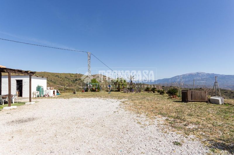 Foto c05f1b98-4daf-402c-a0da-71631e3c409f. Masía casa rural en venta en Iznate