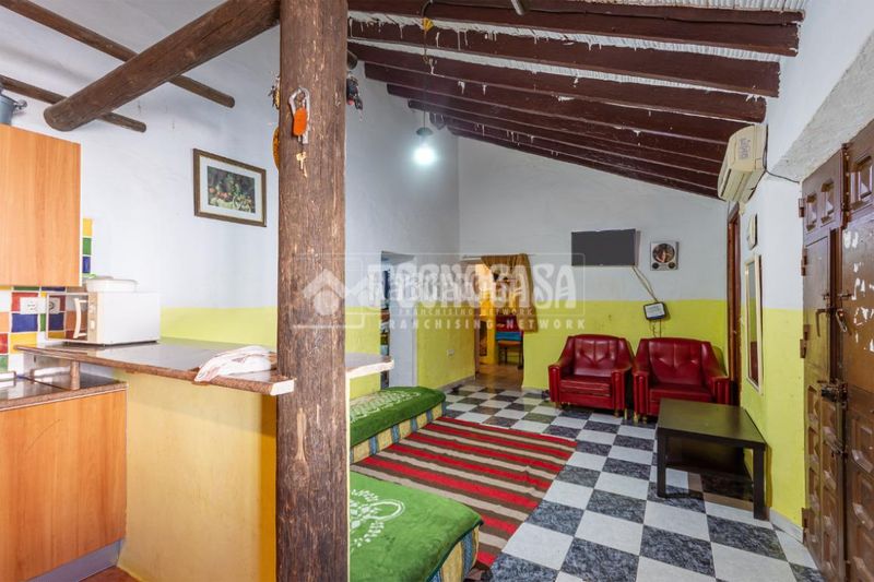 Foto 168a23e2-3604-4f82-bce6-08a344b28d22. Casa  en venta en Cútar