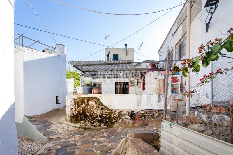 Foto cd960496-5799-4240-84eb-749d78caa4ef. Casa  en venta en Cútar