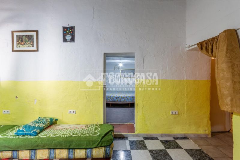 Foto cdf310fe-f4ef-42f1-b027-39c0be017d11. Casa  en venta en Cútar