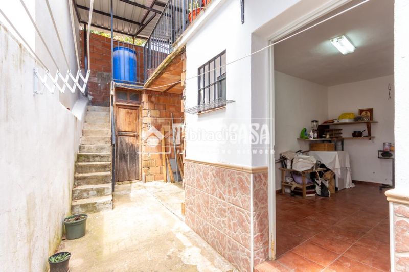 Foto 418fb141-b439-4d5b-b336-8d6d76740177. Pis a Benamargosa