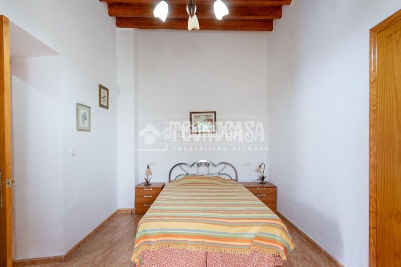 Foto fe1b5acd-fe28-4ab7-8462-cecca0ac4100. Pis a Benamargosa
