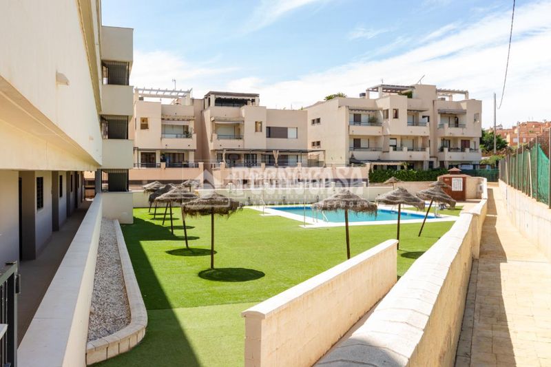 Foto 5ff86652-d29a-4df3-b2db-7af3063ebcc7. Pis amb aparcament piscina a Benajarafe