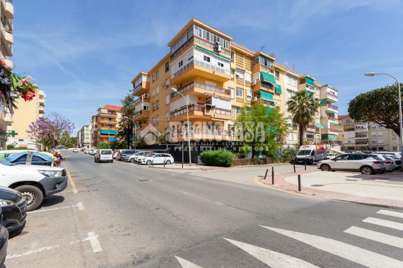 Foto b260a3e9-b22f-4d0a-9804-3e04f62c3c7c. Pis amb piscina a Hispanidad - Vivar Téllez Vélez - Málaga