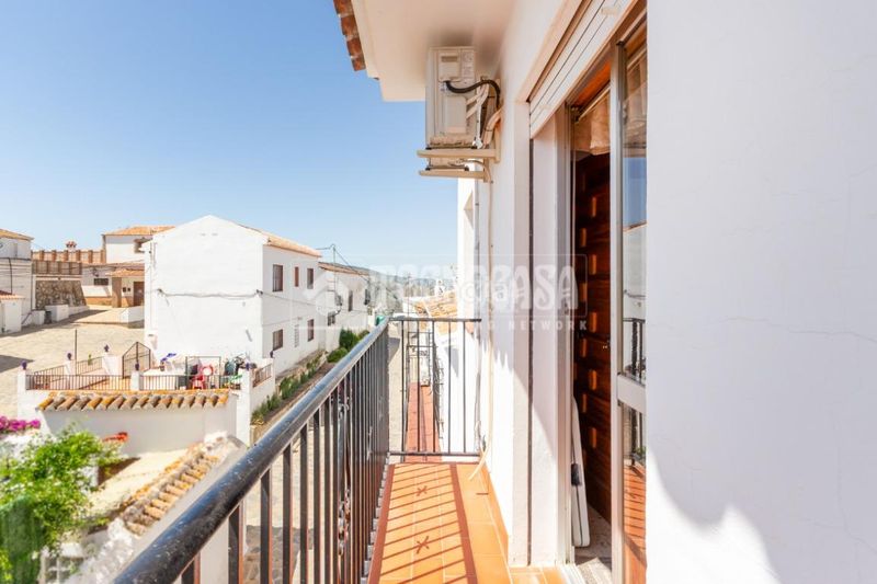 Foto 005219f6-949a-403e-8714-c2b0050f5790. Piso  en venta en Comares