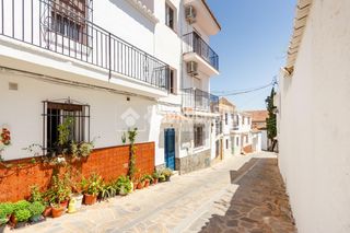 Appartamento in Comares. Piso en venta en comares