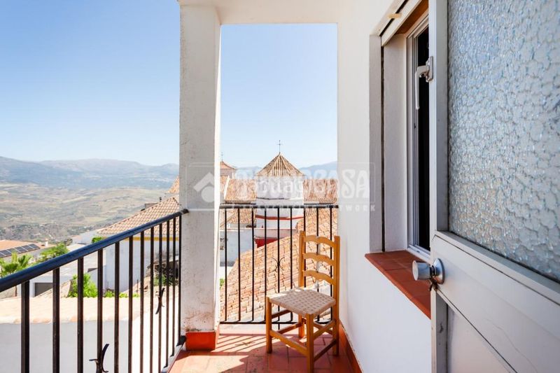 Foto 9ad63902-7f03-41cd-b0a6-37348caf0ba3. Piso  en venta en Comares