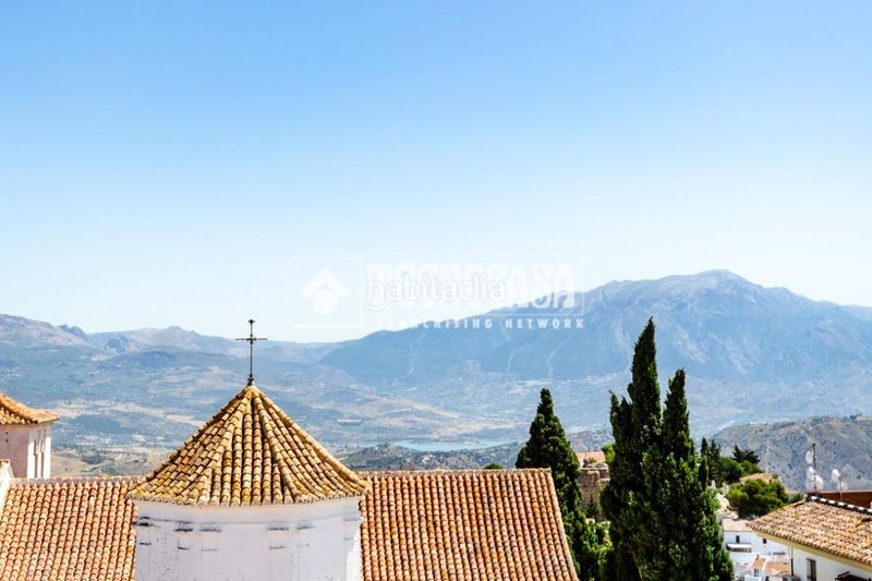 Foto ae4f208d-5568-4c41-93d5-8d81ec6d8103. Piso  en venta en Comares