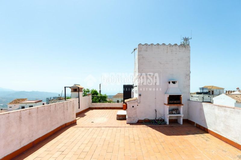 Foto b6076d80-1366-4716-b5da-8a4758cb78d5. Piso  en venta en Comares