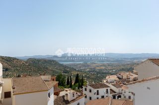 Maison à Alcaucín. Casa en venta en alcaucín