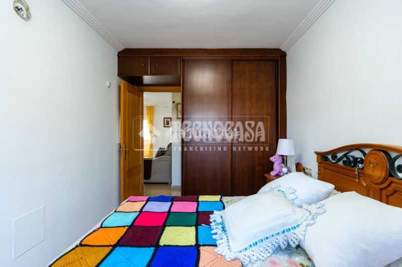 Foto f2fd7506-dbb5-4285-9acb-8e083084b976. Pis a Hispanidad - Vivar Téllez Vélez - Málaga