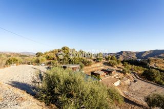 Casale in Cútar. Casa rural en venta en cútar