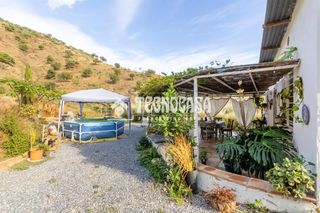 Casale in Canillas de Aceituno. Casa rural en venta en canillas de aceituno