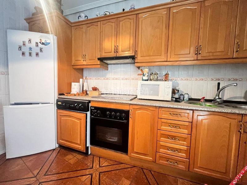 Foto 0e97e9db-9484-4cc1-9169-86a570f1164a. Casa aparellada amb calefacció a Navalcán